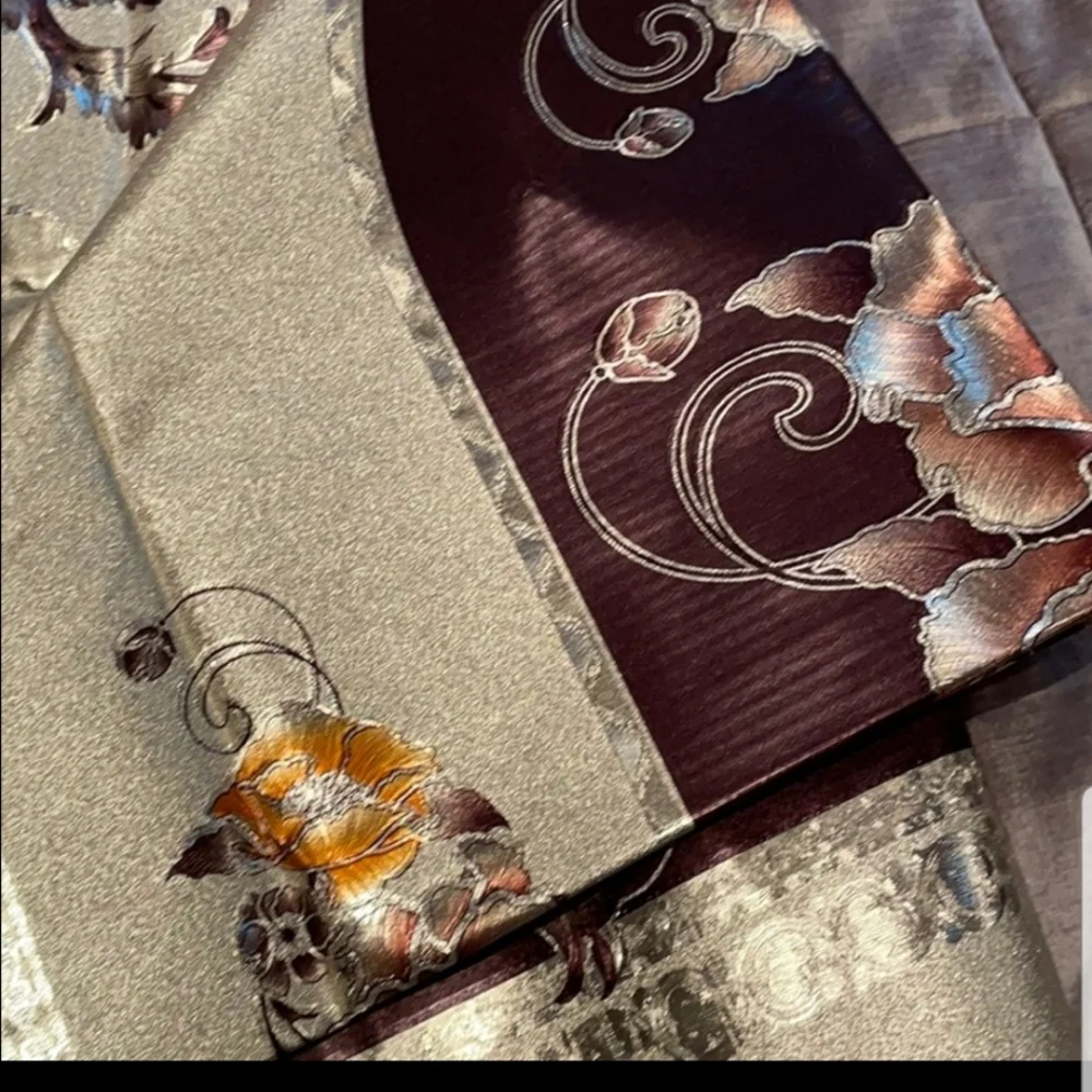 NWOT Floral Satiny Tablecloth Gold & Brown